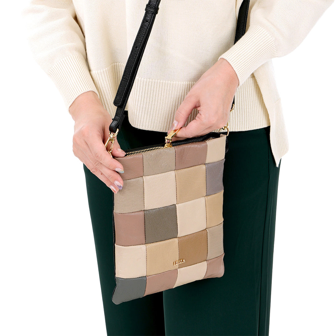 イリサール　ショルダーバッグ (S)