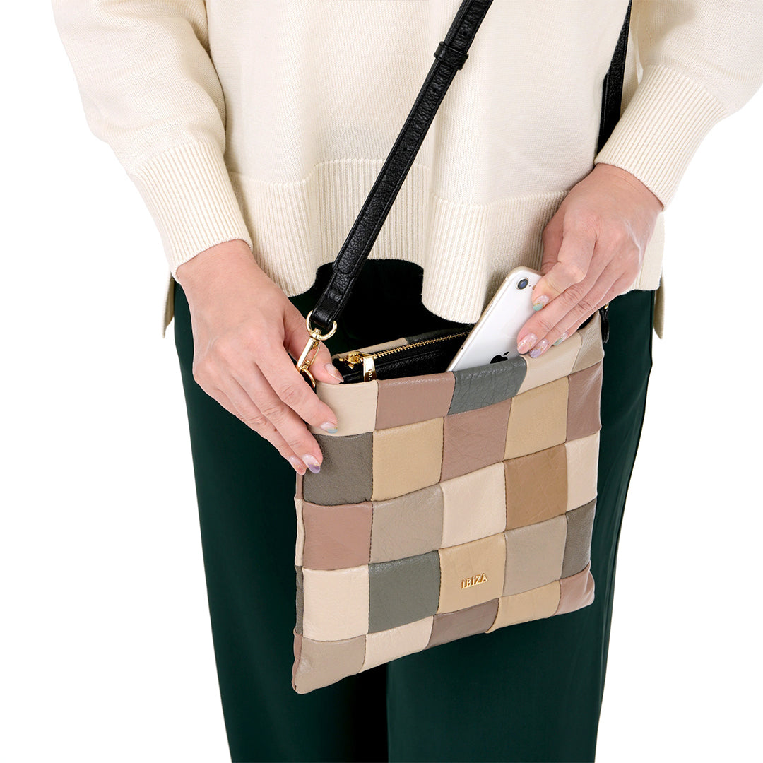 イリサール　ショルダーバッグ (M)