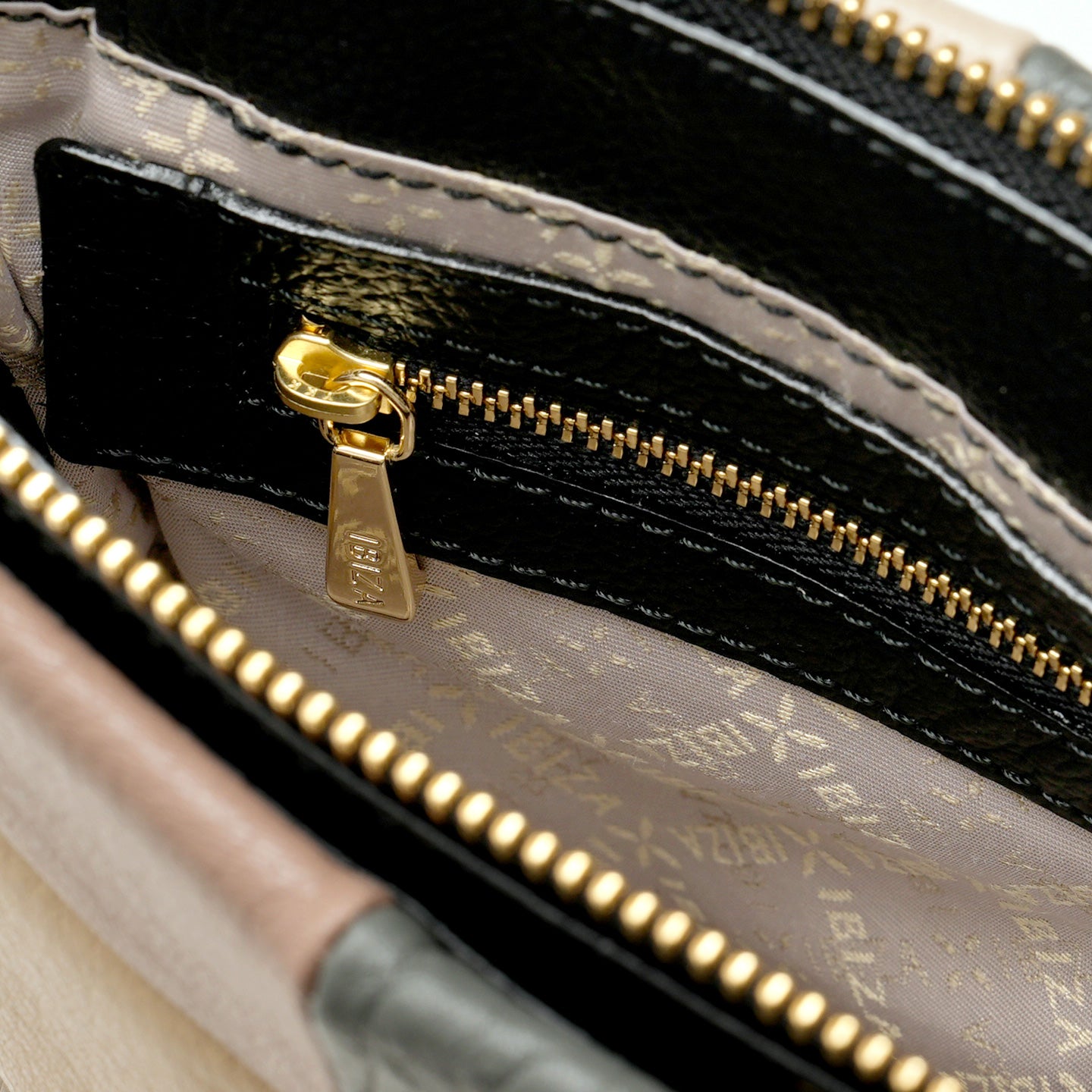 イリサール　ショルダーバッグ (M)