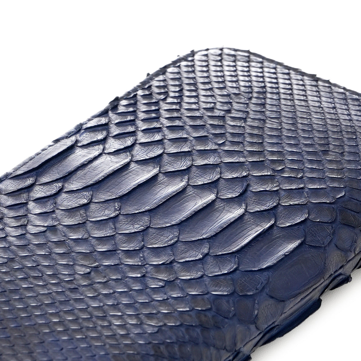 ヘビ革　ラウンドファスナー長財布