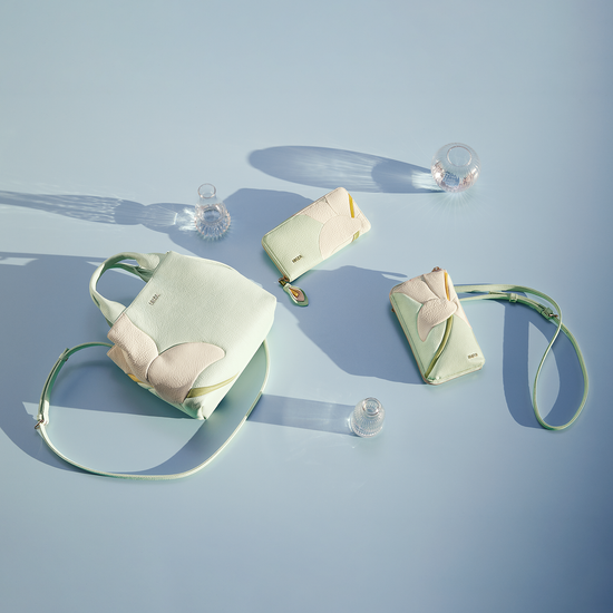 【美品】IBIZA イビサ プレーサ マルチポシェット 花 Pureza_sp1_550x.png?v=1681823494